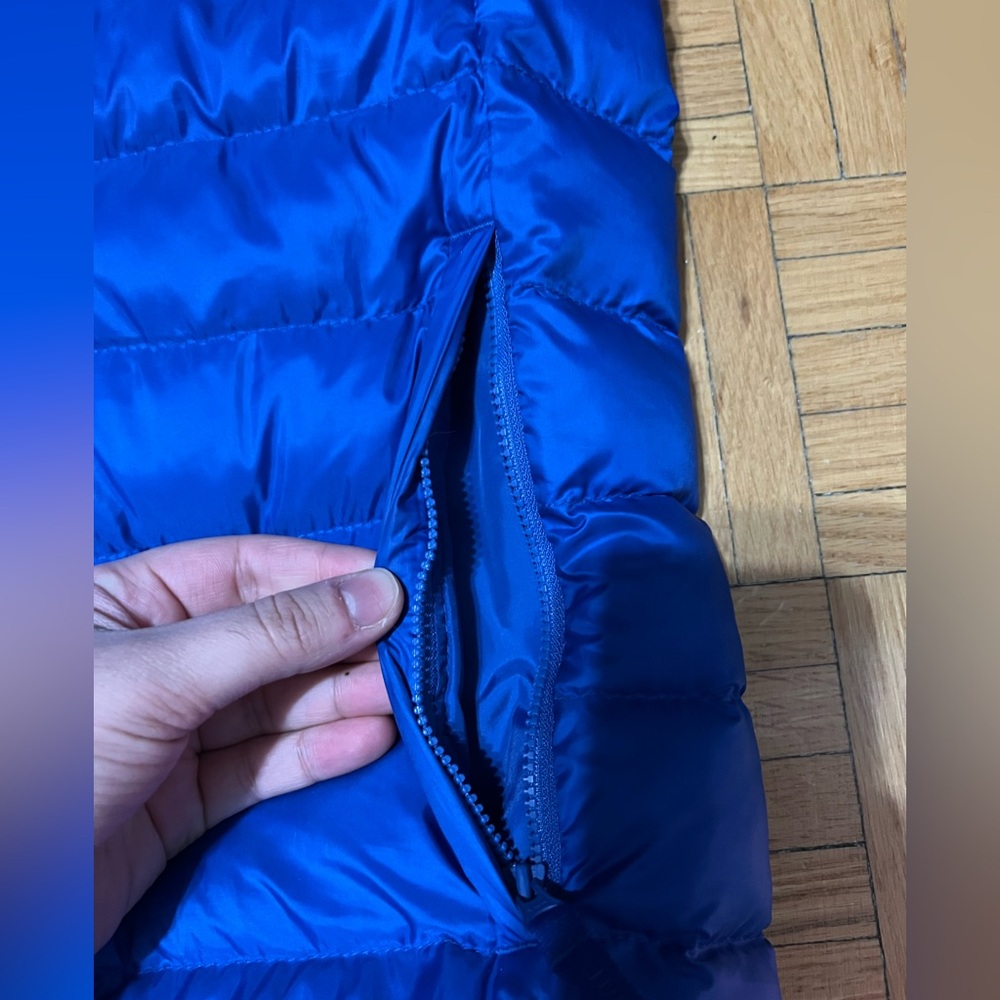 Lacoste vest - Picture 2 of 5
